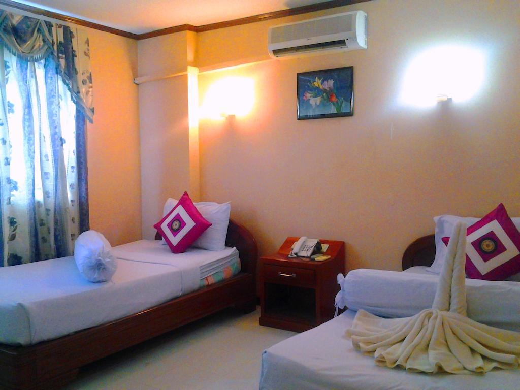 Huy Leng Hotel Siem Reap Room photo